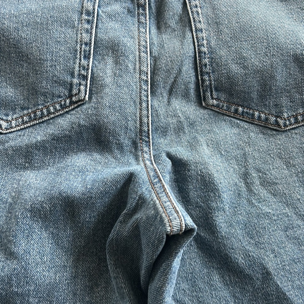 Universal Thread Mid Rise 80’s Slim Button Fly Je… - image 5